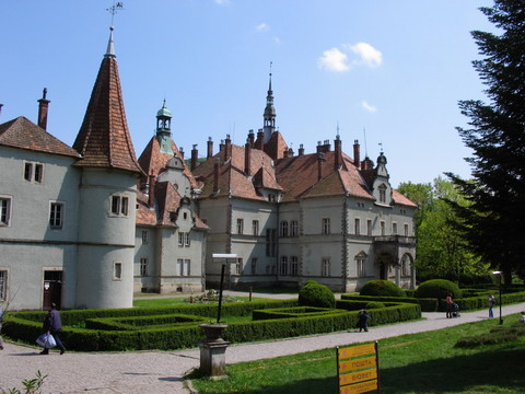 Замок у Чинадієво